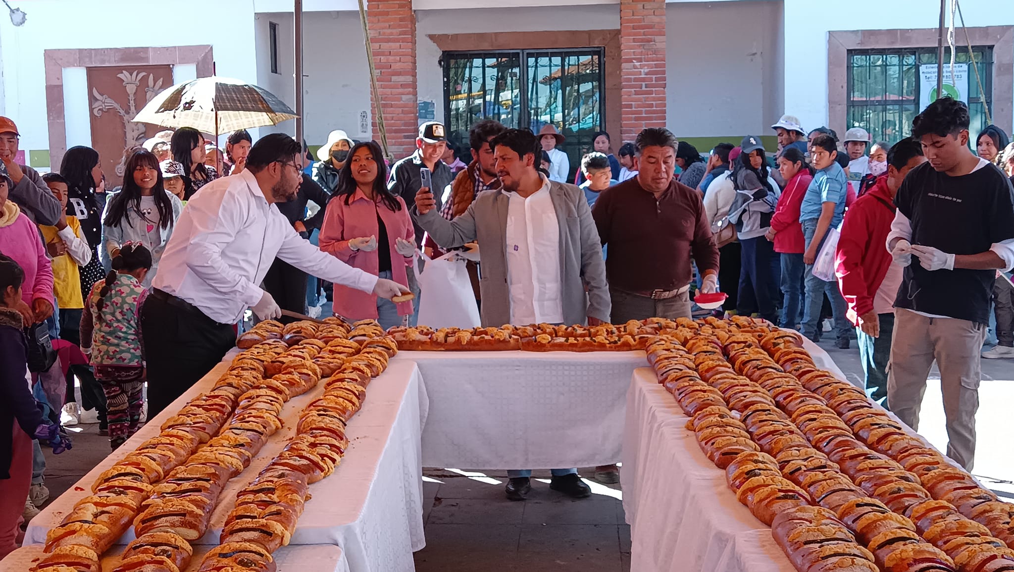 Celebran Día de Reyes en San Cristóbal Huichochitlán