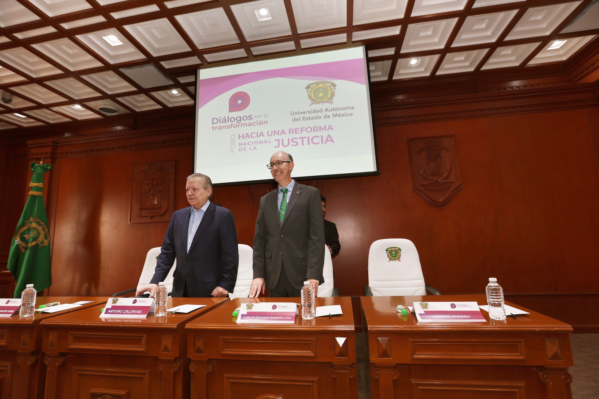 Arturo Zaldívar se presentó en la UAEMéx