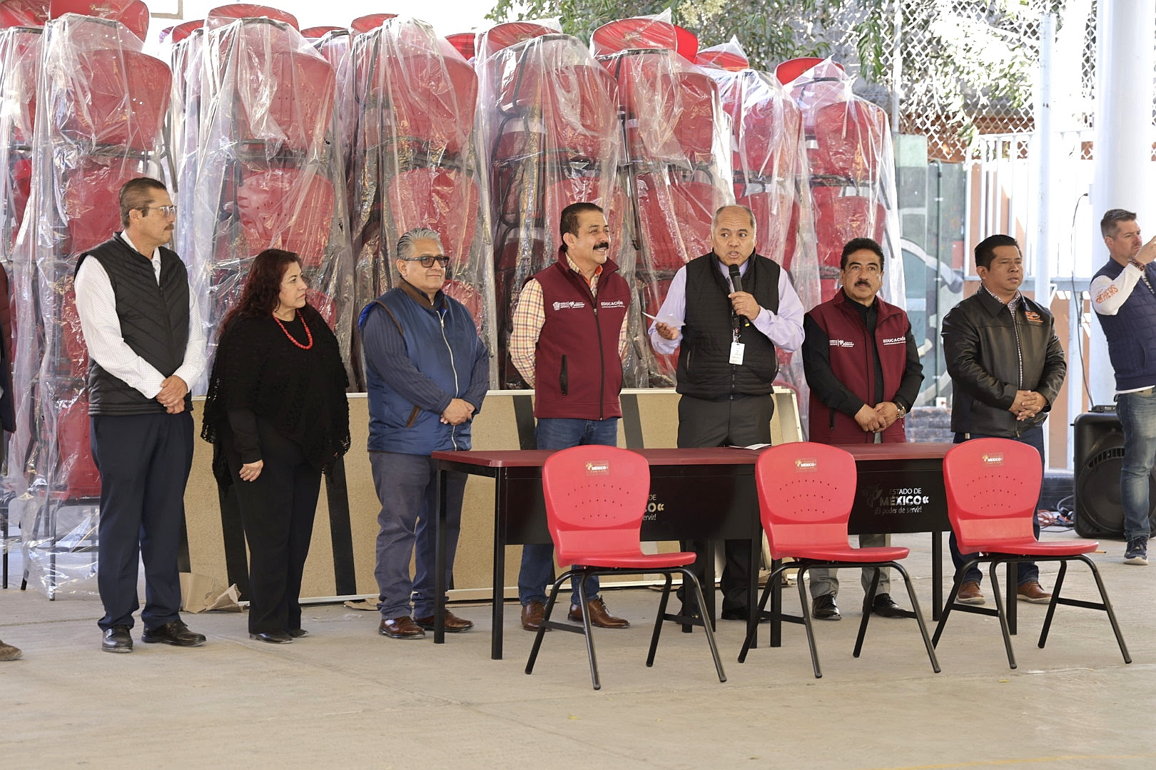 Más de mil 200 estudiantes beneficiados con obras educativas