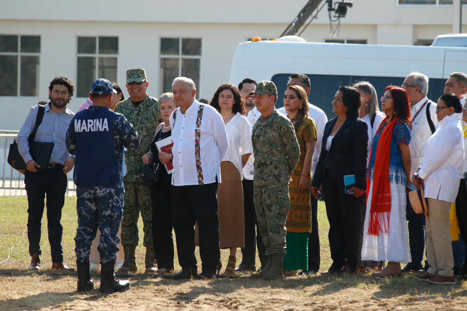 CFE amplía suspensión de pago por dos bimestres más en Acapulco y Coyuca de Benítez; Gobierno de México presenta avances de plan de reconstrucción