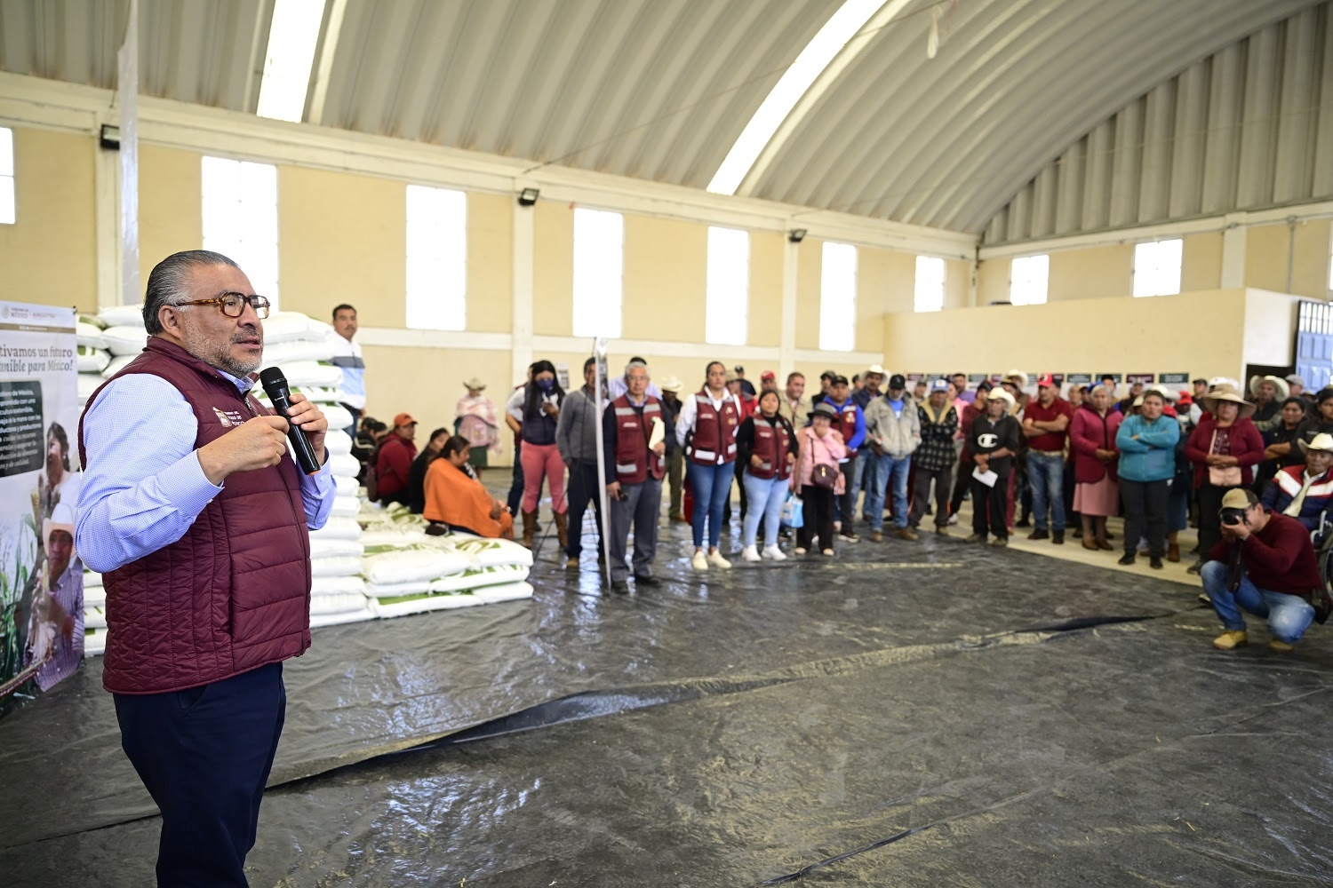 Gobierno federal y Estado de México benefician a Texcaltitlán con fertilizantes y lechería Liconsa