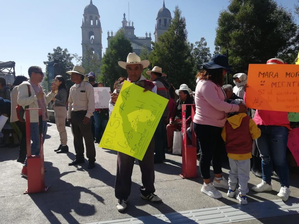 Celso González se asume como líder otomí de la zona norte.